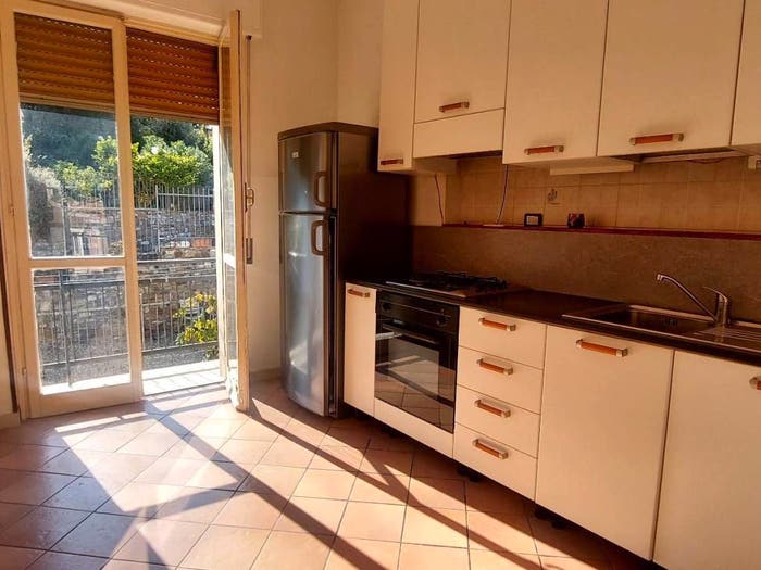 Appartamento con 5 locali in vendita in Via Artallo, Porto Maurizio, Imperia