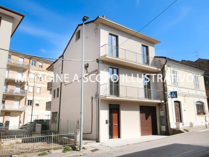 Casa quadrilocale in vendita in Via XVIII Settembre, Centro, Monte Urano