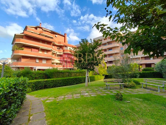 Appartamento quadrilocale in vendita in Via Pier Donato Sommati, Antignano Banditella, Livorno