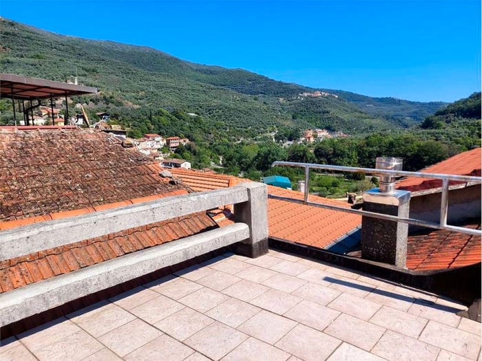Appartamento quadrilocale in vendita in Via Ramella Frazione Borgoratto, Borgoratto, Lucinasco