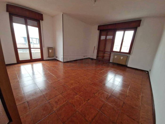 Appartamento quadrilocale in vendita in Piazza Risorgimento, Sant'Ambrogio, Cremona