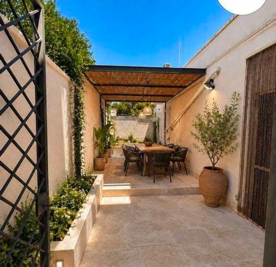 Appartamento quadrilocale in vendita in Via Giacomo Zanella, Martano