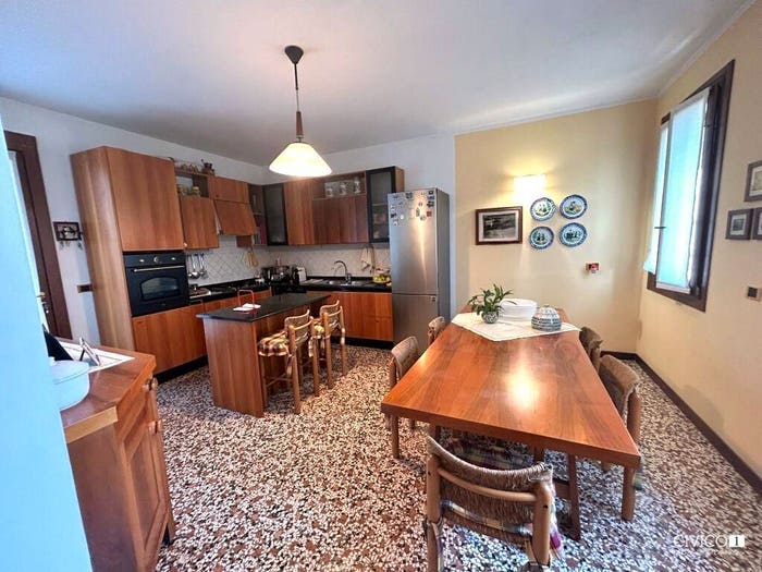 Casa con 6 locali in vendita in Via Saline, Centro, Noventa Vicentina