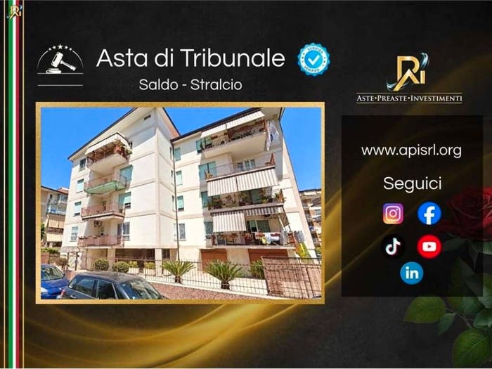 Appartamento con 5 locali in vendita in Via Publio Ovidio Nasone, Aversa