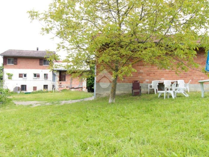 Casa con 5 locali in vendita in Via Ville, Carpineti