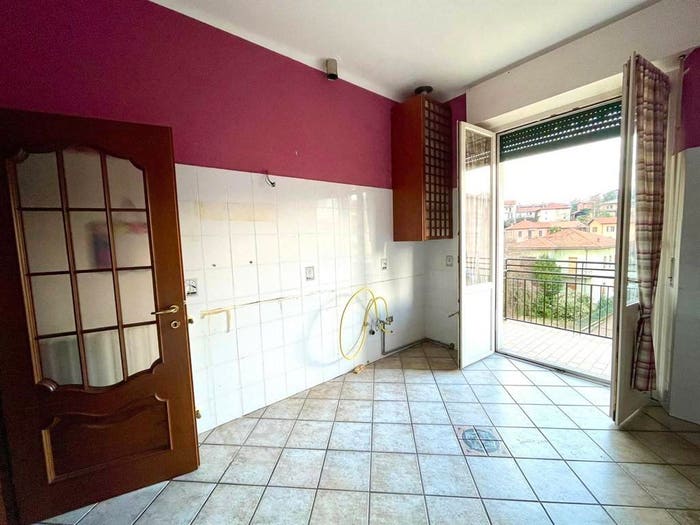 Appartamento quadrilocale in vendita in Via Italo Cremona, Centro, Gazzada Schianno