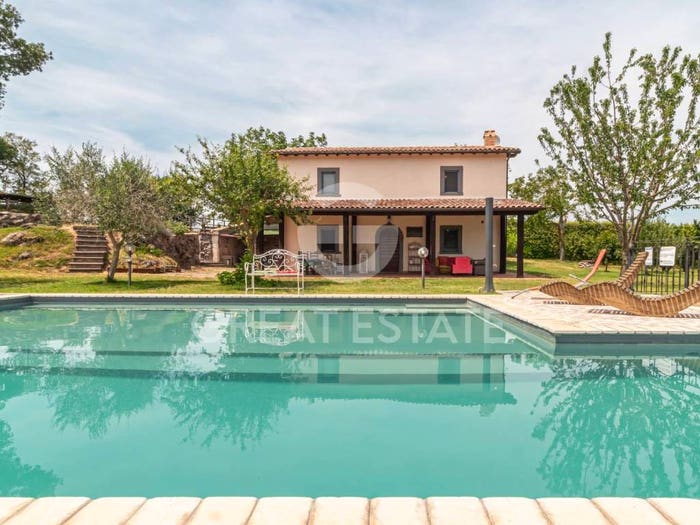 Casa con 6 locali in vendita in Bagnoregio