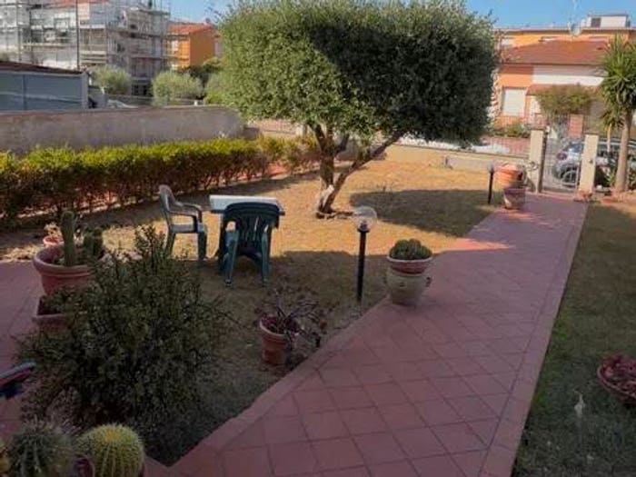 Appartamento con 6 locali in vendita in Via Fiume, Venturina, Campiglia Marittima