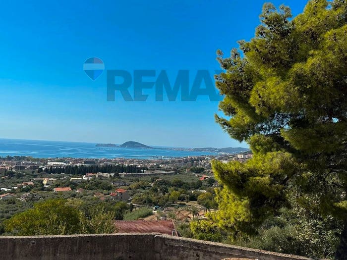 Casa con 5 locali in vendita in Maranola Trivio, Formia
