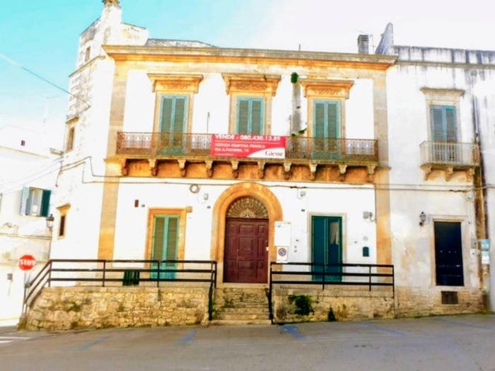 Casa con 6 locali in vendita in Via Locorotondo, Martina Franca