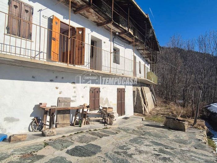 Casa con 6 locali in vendita in Strada Comunale Condove Mocchie, Centro, Condove