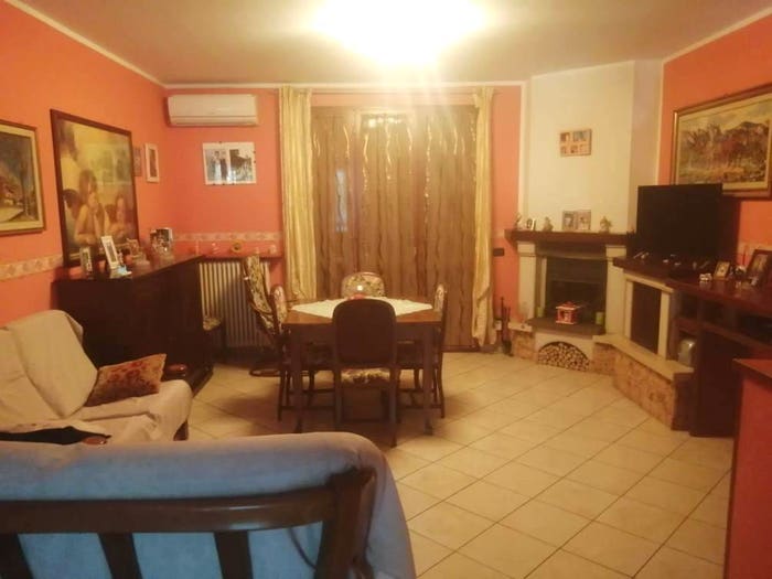 Casa con 6 locali in vendita in Centro, Montecchio Emilia