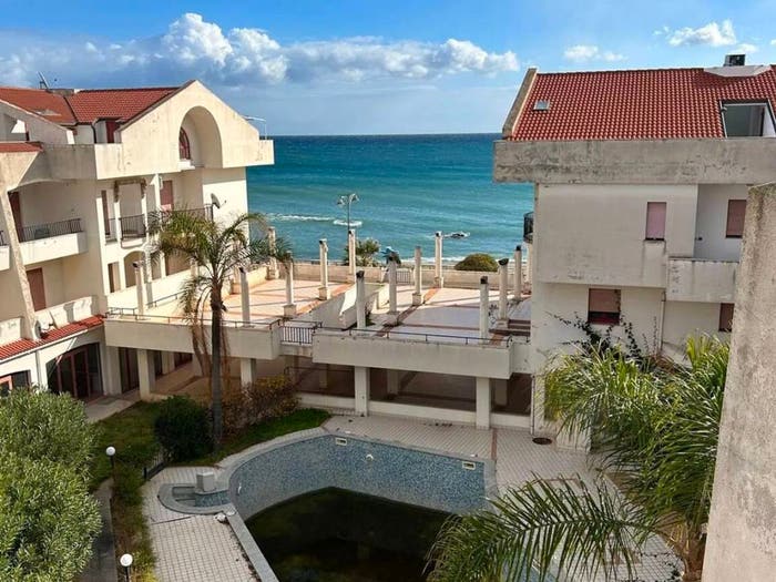 Appartamento trilocale in vendita in Via Lungomare, Brancaleone Marina, Brancaleone
