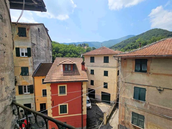 Appartamento con 5 locali in vendita in Via Ennio del Monte, Isoverde, Campomorone