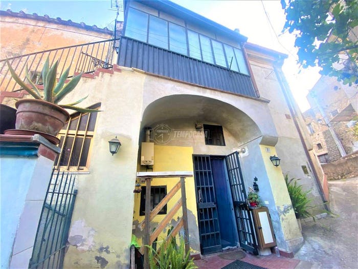 Casa trilocale in vendita in Via Annunziata, Valle di Maddaloni