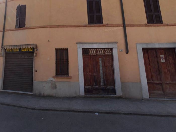 Casa con 6 locali in vendita in Piazza Camillo Benso di Cavour, Ostiano