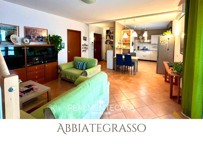 Appartamento trilocale in vendita in Viale Gian Galeazzo Sforza, Abbiategrasso