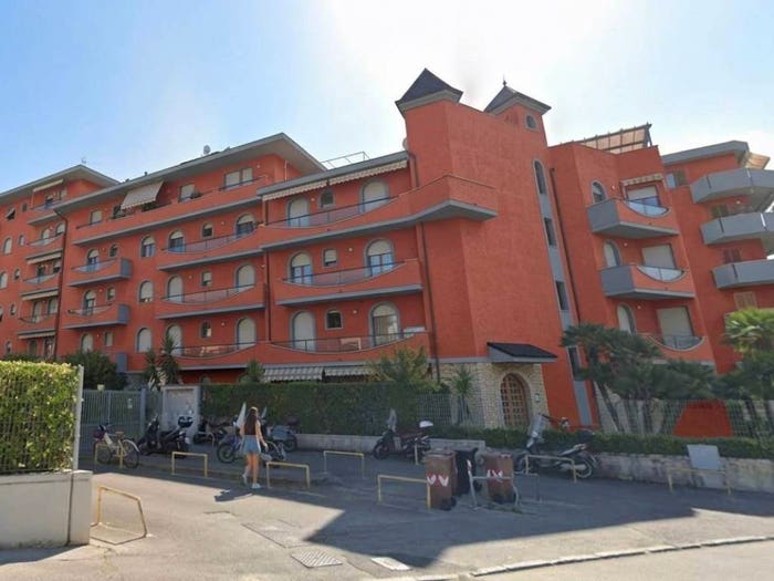 Appartamento con 6 locali in vendita in Via Pier Donato Sommati, Antignano Banditella, Livorno
