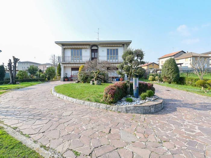 Appartamento trilocale in vendita in Via Benvenuto Cellini, Vighizzolo Cascina Varenna, Cantù