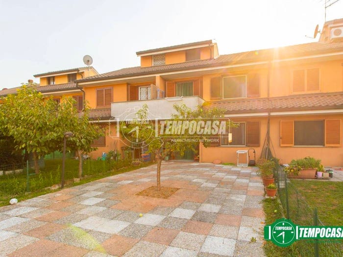 Casa quadrilocale in vendita in Via Silvestre, Borsano, Busto Arsizio