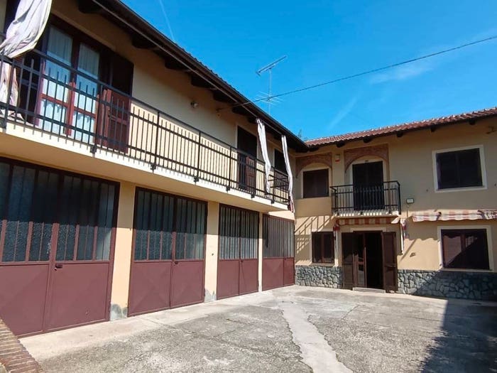 Casa con 6 locali in vendita in Via Villanova, Montafia