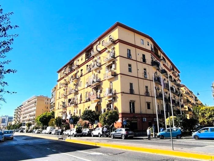 Appartamento trilocale in vendita in Via Benedetto Cairoli BIS, Arenaccia, Napoli