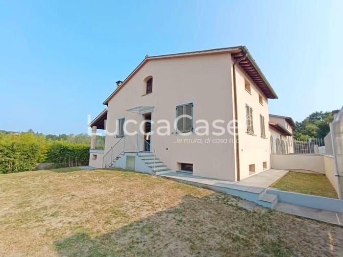 Casa con 6 locali in vendita in Via di Sant'Alessio, Sant'Alessio Carignano, Lucca