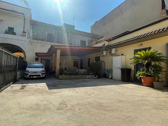 Casa con 6 locali in vendita in via Luigi Castiello, Casagiove