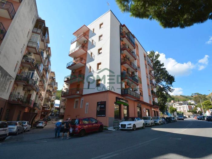 Appartamento bilocale in vendita in Via Pietro Castelli, Gravitelli, Messina
