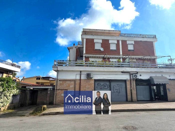 Appartamento trilocale in vendita in Via Mongiana, Centro Giano, Roma