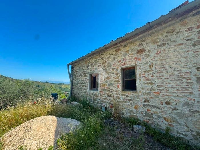 Casa con 6 locali in vendita in Via Fonte Vecchia, Carmignano