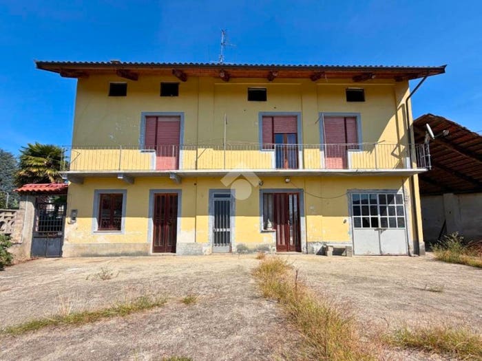 Casa con 5 locali in vendita in Via giacomo puccini, Bianzè