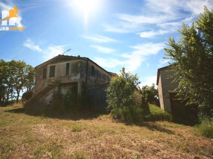 Casa con 6 locali in vendita in Poggio San Marcello