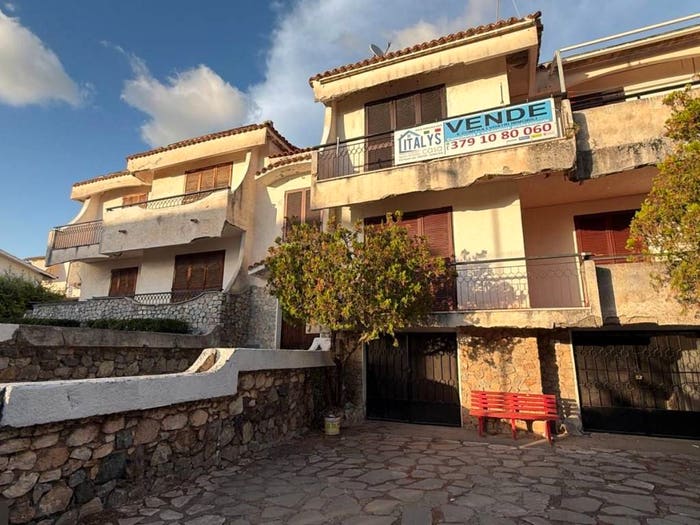 Casa quadrilocale in vendita in Via Pablo Picasso, Baia del Carpino Petrosa Piano Grande, Scalea