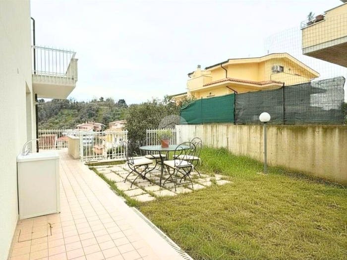 Appartamento trilocale in vendita in Via Famiglia Carota, Colle del Telegrafo Colle Scorrano, Pescara