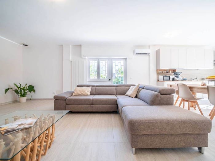 Casa con 6 locali in vendita in via Monte Cervino, Colleverde, Guidonia Montecelio
