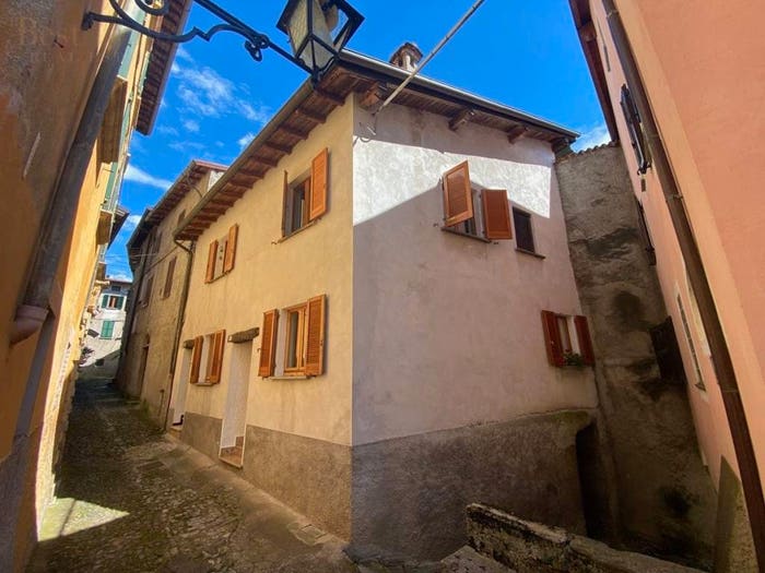 Casa con 6 locali in vendita in Via Santa Lucia, San Mamete, Valsolda