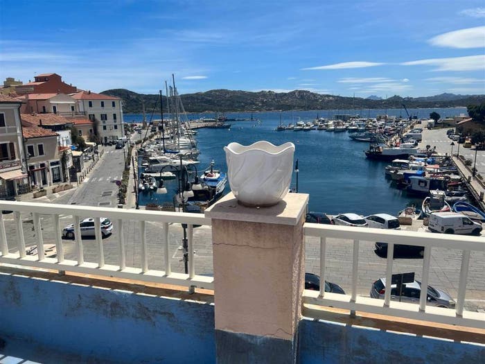 Appartamento con 6 locali in vendita in Cala Gavetta, La Maddalena