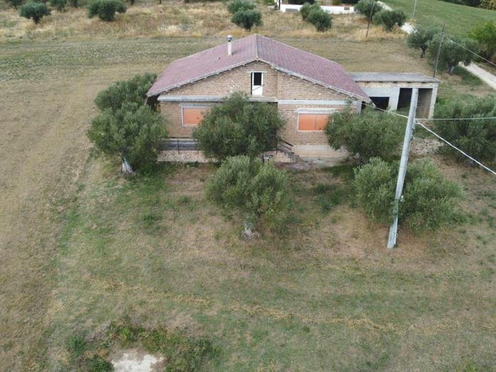 Casa con 6 locali in vendita in Contrada Grotte Cappuccini, Catignano