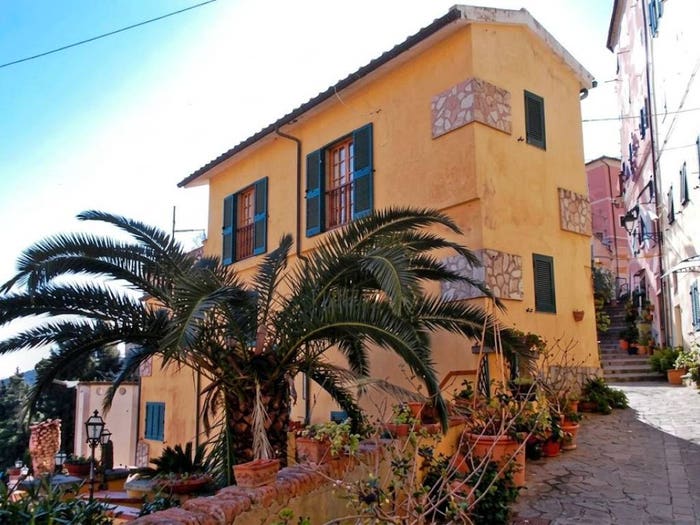 Appartamento quadrilocale in vendita in Via Zoia, Rio Nell'Elba, Rio