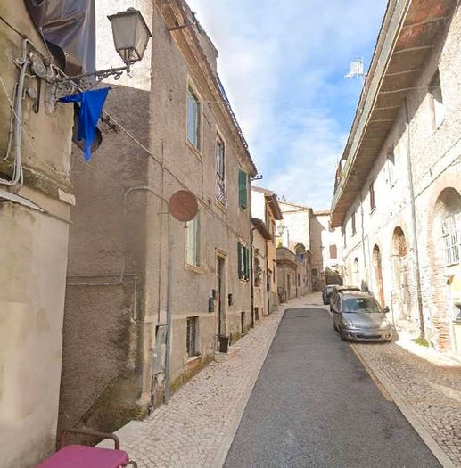 Appartamento quadrilocale in vendita in Corso Umberto I, Centro, Nerola