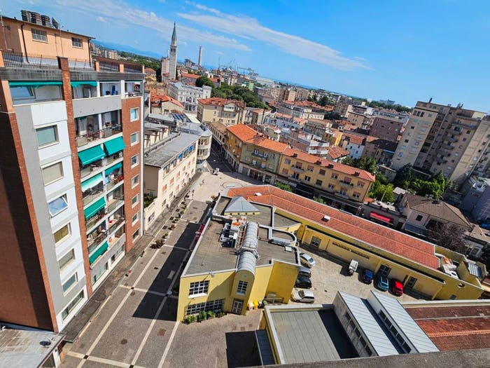 Casa quadrilocale in vendita in Piazza Camillo Benso di Cavour, Centro, Monfalcone