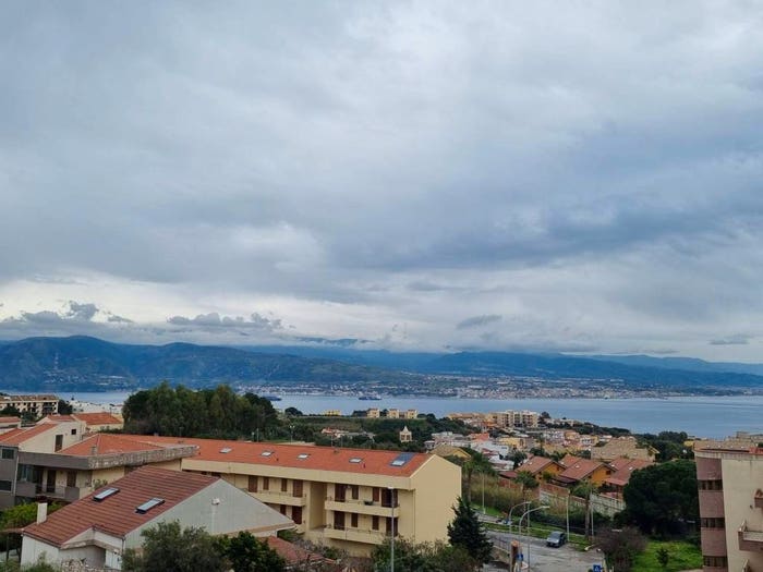 Appartamento con 5 locali in vendita in Via Benedetto Croce, Faro Superiore Sperone, Messina