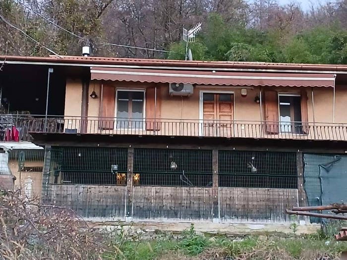 Casa con 6 locali in vendita in via dei Colli, San Carlo Antona, Massa