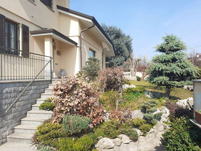 Casa quadrilocale in vendita in Via San Martino, Ravello Villastanza Villapia, Parabiago
