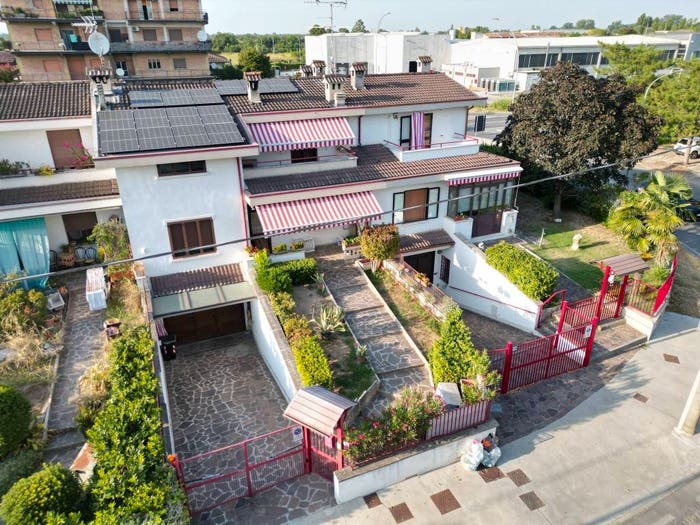 Casa con 6 locali in vendita in Via Guglielmo Marconi, Centro, Canneto sull'Oglio