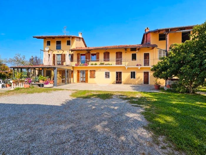 Casa con 6 locali in vendita in Cascina Moncucco, Vische