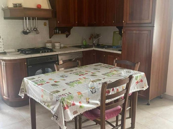 Casa con 6 locali in vendita in Stadio Sant'Antonio Marasio, Carrara
