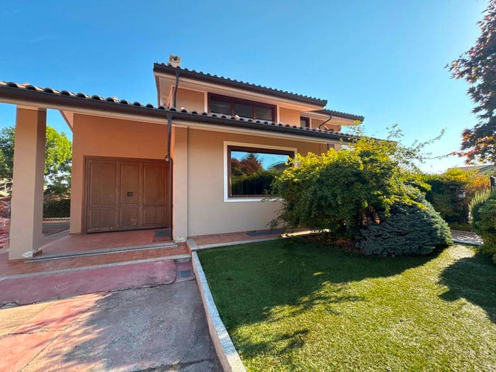 Casa con 6 locali in vendita in Via Badina, Centro, Boves