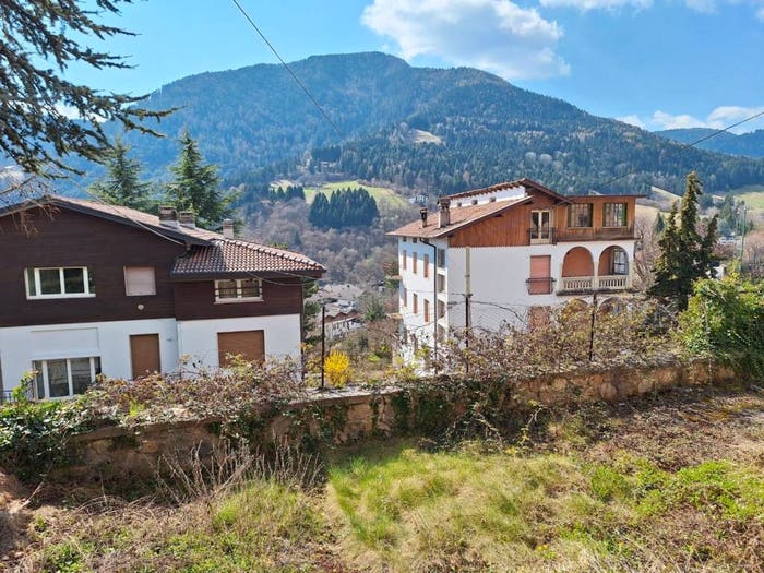 Appartamento quadrilocale in vendita in Via Giardini, Centro, Borno